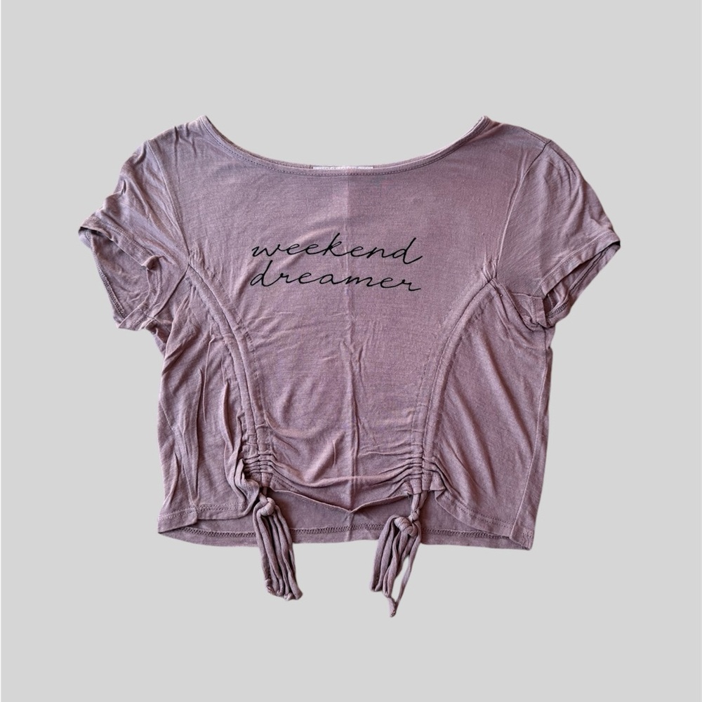 Junior’s Pop Kiss Cropped Tee